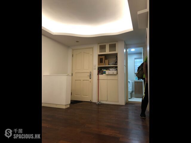 Wan Chai - Kam Fook Mansion 01