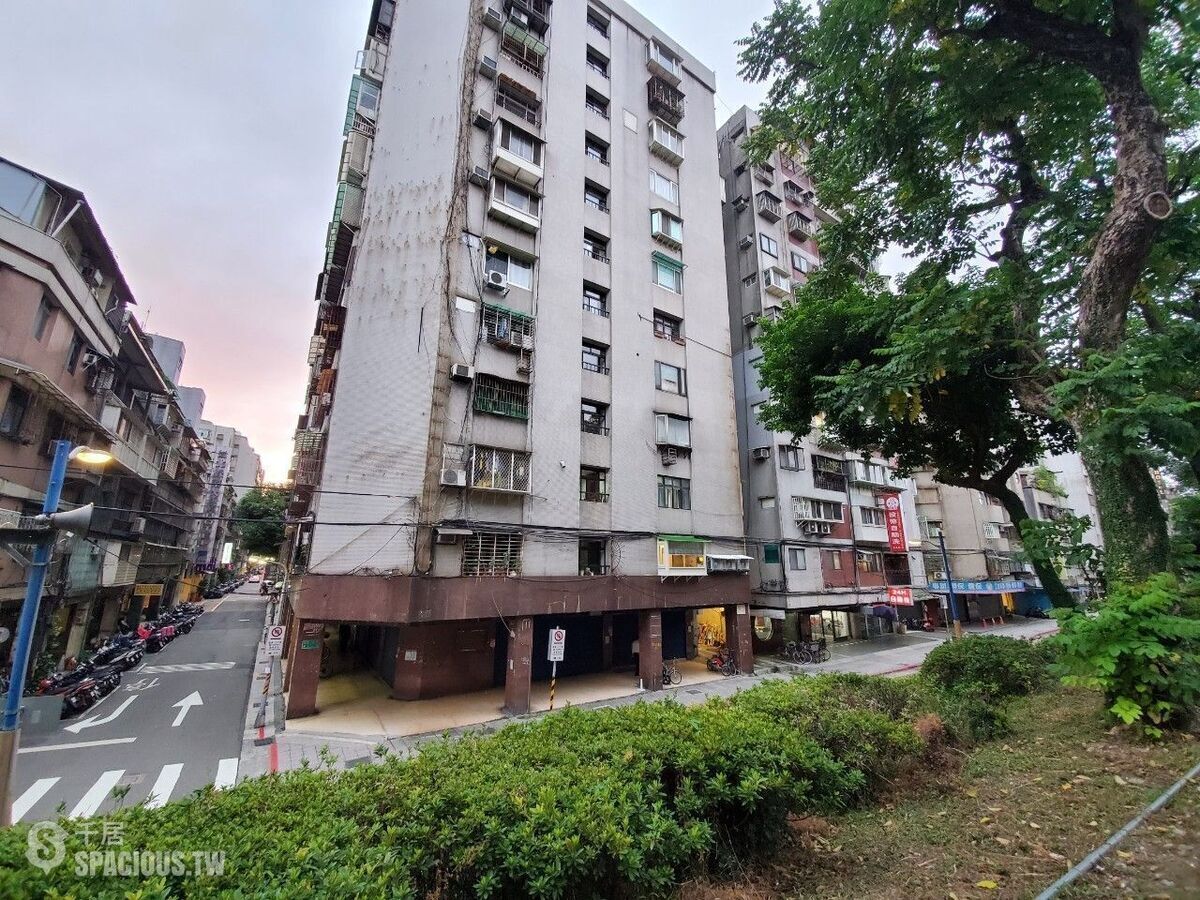 Zhongshan - X Lane 56, Section 3, Xinsheng North Road, Zhongshan, Taipei 01