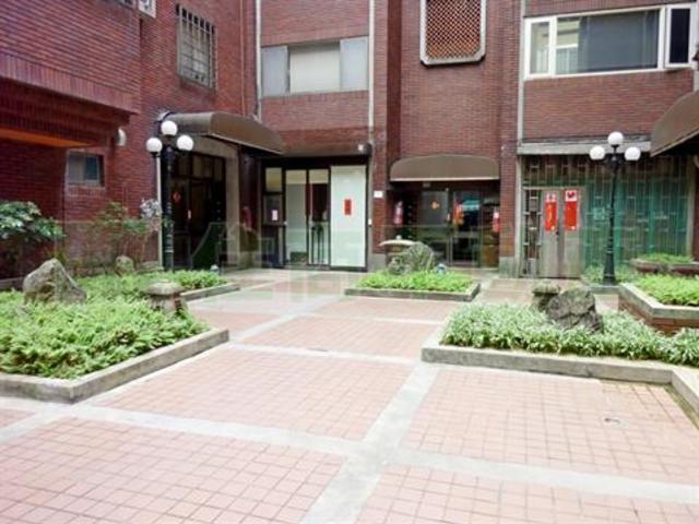 Daan - No. XX, Alley 5, Lane 265, Section 4, Xinyi Road, Da’an District, Taipei City, Taiwan 106 01