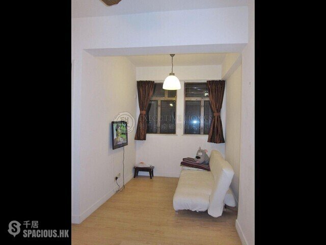 Wan Chai - Lap Tak Building 01