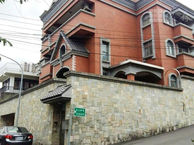 Tucheng - X Alley 26, Lane 111, Nantianmu Road, Tucheng, Taipei 01