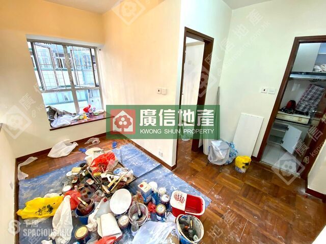 Mong Kok - Shun Fung Building 01