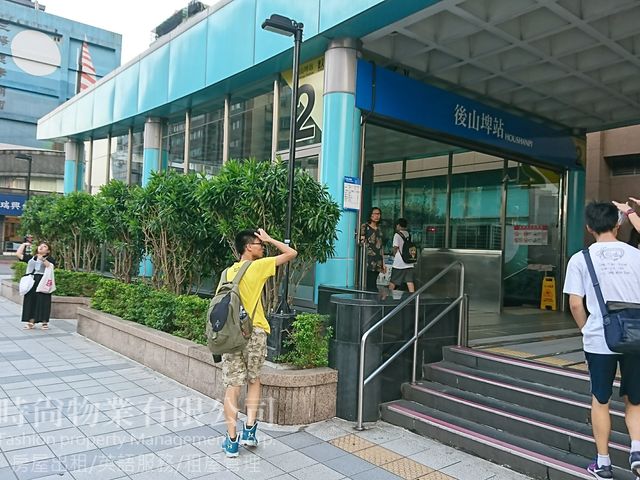 Xinyi - No. XX, Zhongpo South Road, Xinyi District, Taipei City, Taiwan 110 01