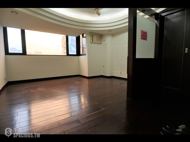 Shilin - No. XXX, Section 4, Chengde Rd, Shilin District, Taipei City, Taiwan 111 01