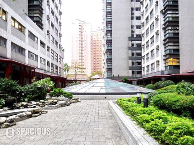 Banqiao - No. XXX, Section 2, Shuangshi Road, Banqiao District, New Taipei City, Taiwan 220 01