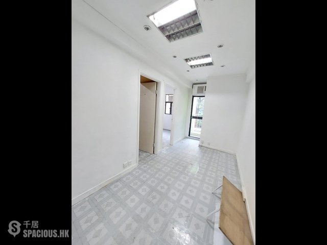 Sai Ying Pun - 368-370, Queen's Road West 01