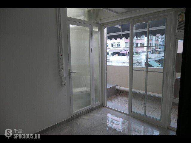 Wan Chai - Tung Shing Building 01