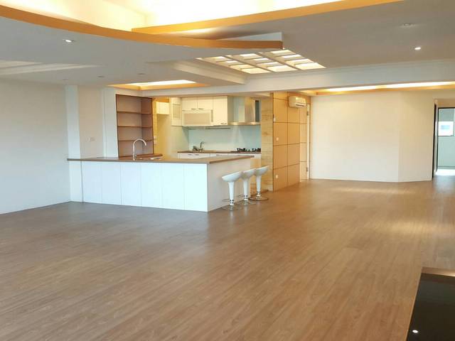 Banqiao - No. XX, Section 1, Minsheng Road, Banqiao District, New Taipei City, Taiwan 220 01
