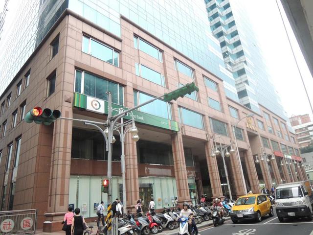 Banqiao - No. X, Section 1, Minsheng Road, Banqiao District, New Taipei City, Taiwan 220 01