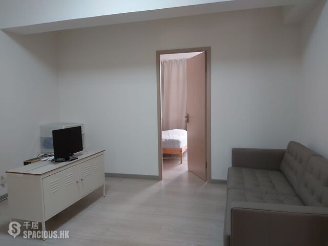 Sheung Wan - 370, Queen's Road Central 01