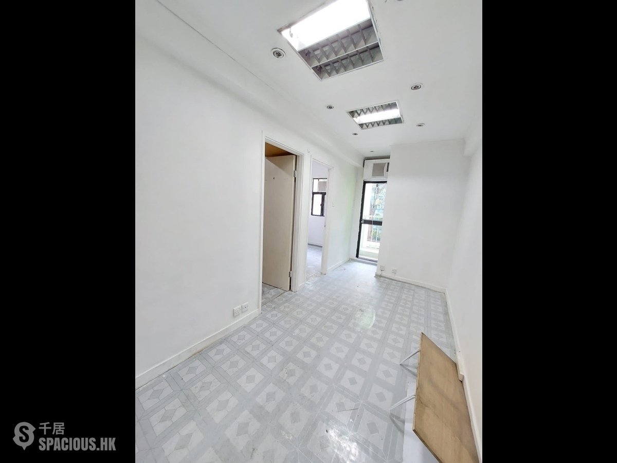 Sai Ying Pun - 368-370, Queen's Road West 01