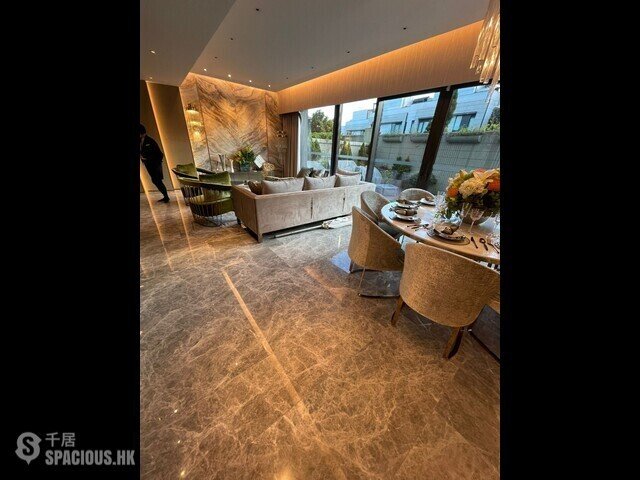 Sha Tin - St Moritz 01