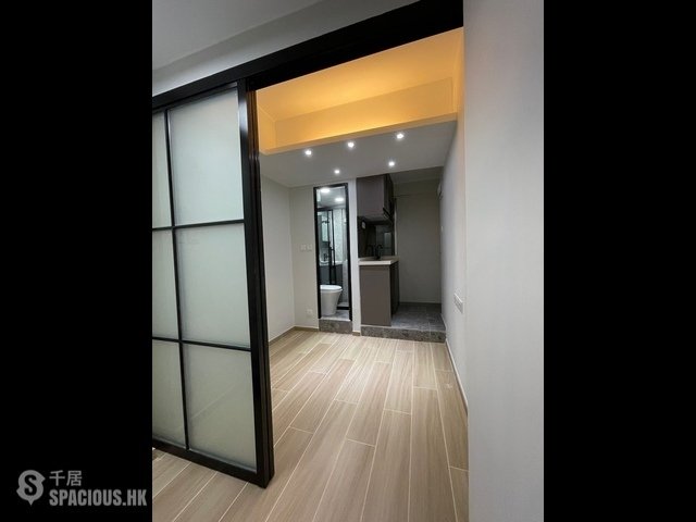Sai Ying Pun - 30, Centre Street 01