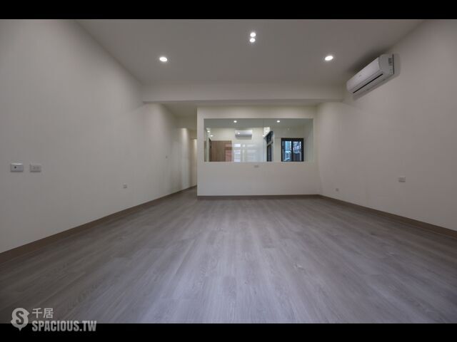 Luzhou - No. XX, Lane 249, Chang'an Street, Luzhou District, New Taipei City, Taiwan 247 01