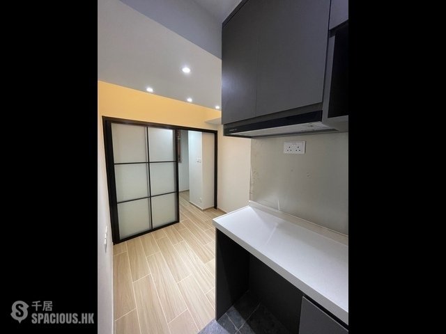 Sai Ying Pun - 34, Centre Street 01