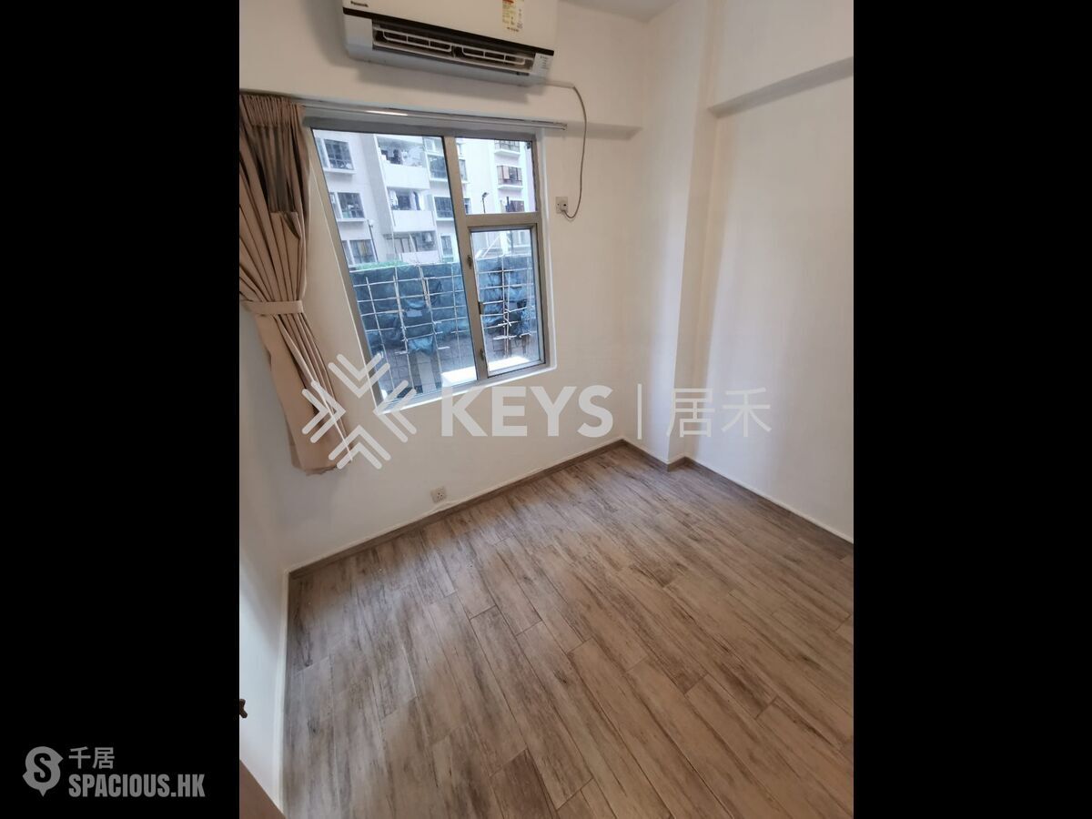 Sai Ying Pun - 49-49A, Bonham Road 01
