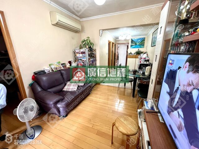 Sham Shui Po - Ming Tak Building 01