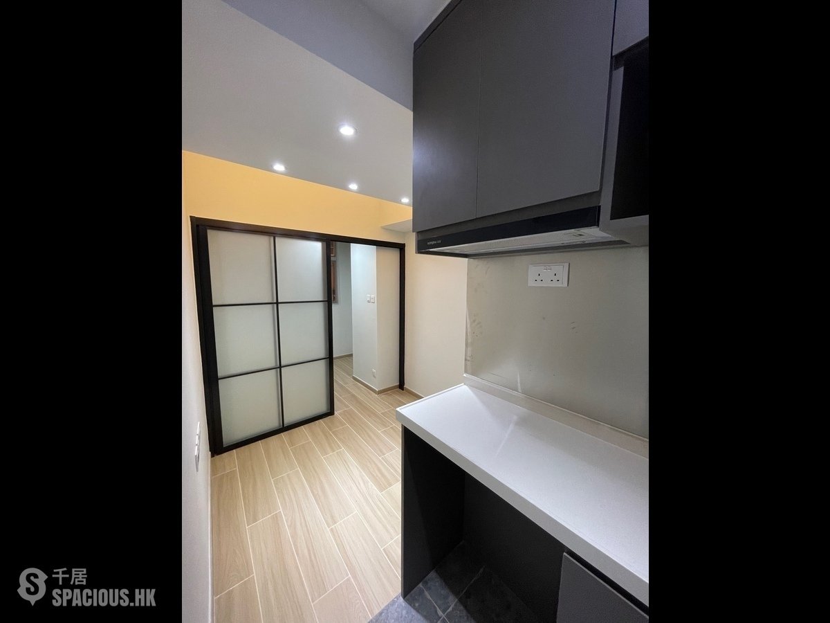 Sai Ying Pun - 34, Centre Street 01