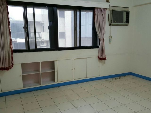 Tucheng - No. XX, Yanping Street, Tucheng District, New Taipei City, Taiwan 236 01