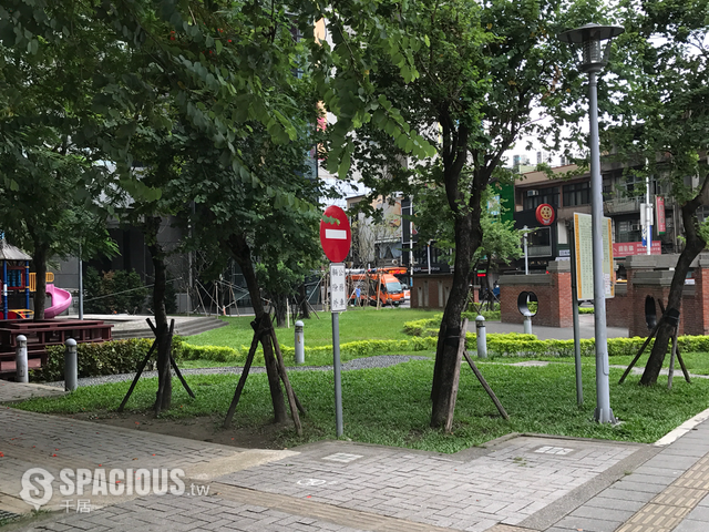 Banqiao - No. XXX, Section 1, Zhongshan Road, Banqiao District, New Taipei City, Taiwan 220 01