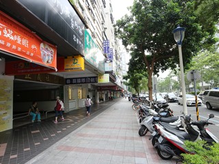 Daan - X Alley 4, Lane 216, Section 3, Zhongxiao East Road, Daan, Taipei 03