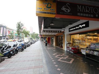 Daan - X Alley 4, Lane 216, Section 3, Zhongxiao East Road, Daan, Taipei 04