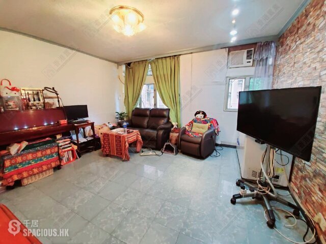 Kwai Chung - Kwai Yin Court 01