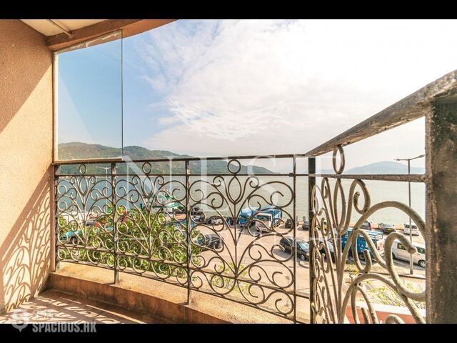 Peng Chau - Sea Crest Villa 01