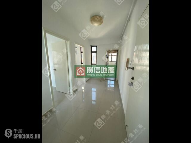 Yau Ma Tei - Sun Wah Building 01