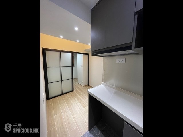 Sai Ying Pun - 34, Centre Street 01