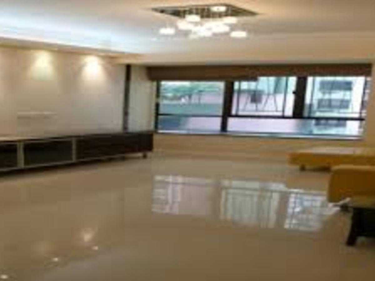 Mid Levels Central - Excelsior Court 01