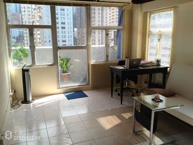 Sheung Wan - Hollywood Centre 01