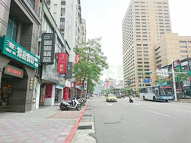 Daan - No. XXX, Section 3, Roosevelt Rd, Da’an District, Taipei City, Taiwan 106 01