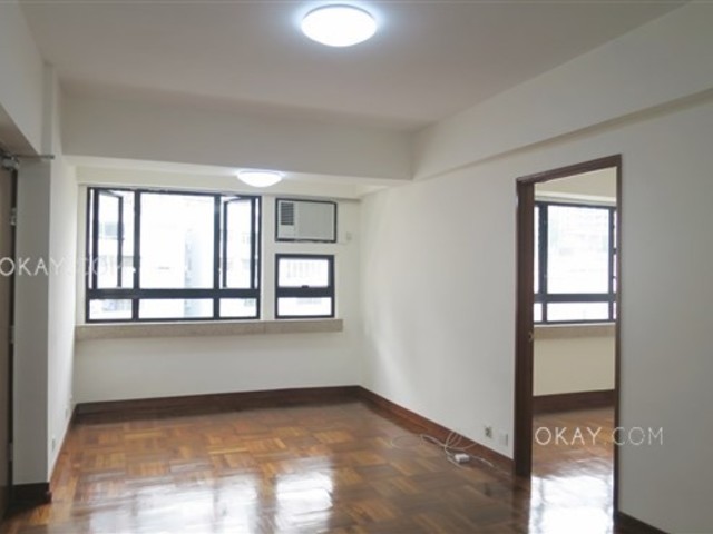Mid Levels West - 98-100, Robinson Road 01