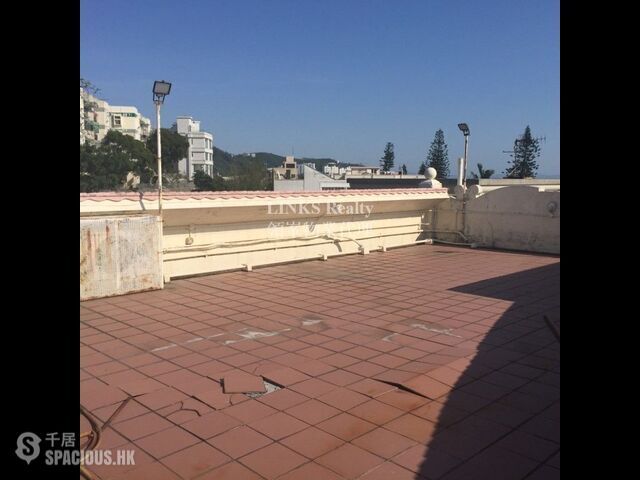 Chung Hom Kok - Pearl Villa 01