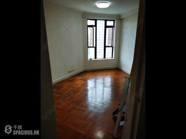 Kwai Chung - Highland Park 01