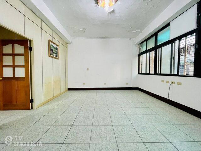 Sanchong - No. XX, Lane 39, Renxing St, Sanchong District, New Taipei City, Taiwan 241 01