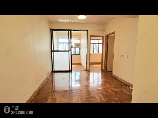 Pok Fu Lam - World Fair Court 01