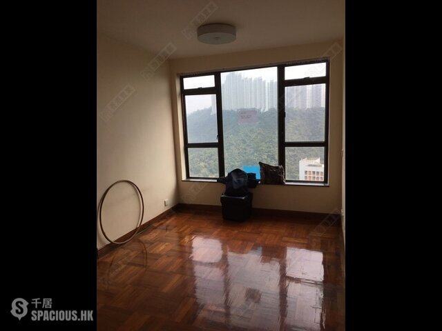 Kwai Chung - Highland Park 01