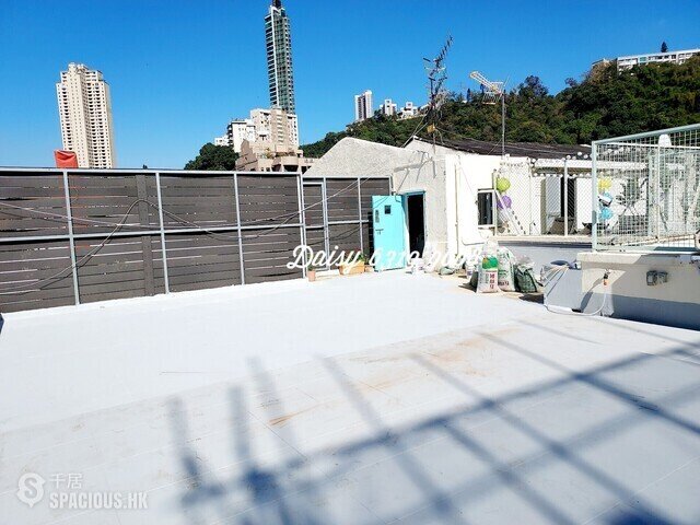 Happy Valley - 10, Green Lane 01