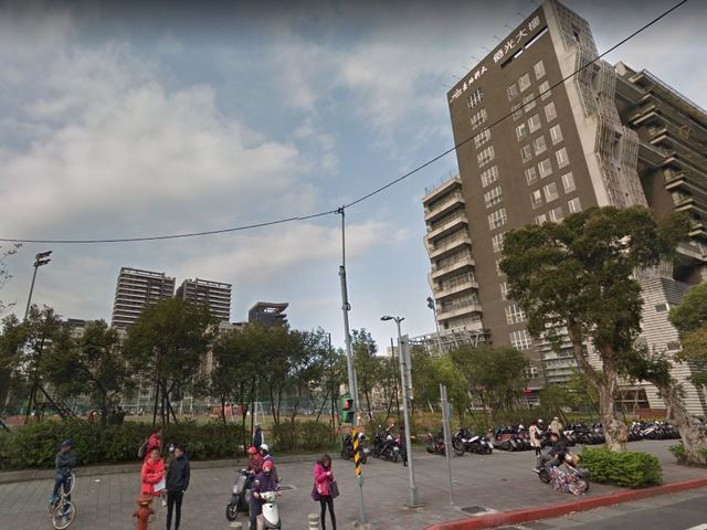 Daan - No. XXX, Section 3, Civic Blvd, Da’an District, Taipei City, Taiwan 106 01