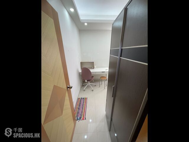 Sai Ying Pun - Chung Ah Building 01