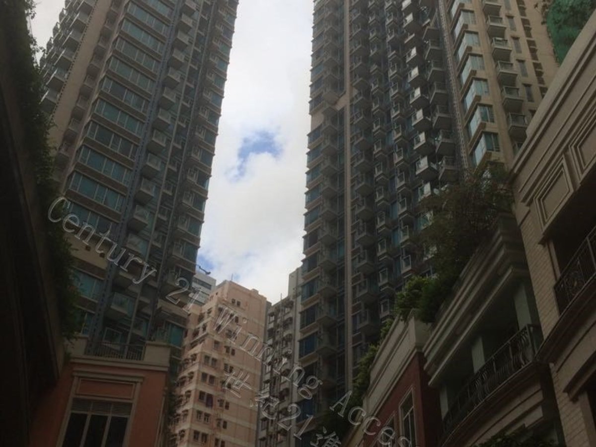 Wan Chai - The Avenue 01