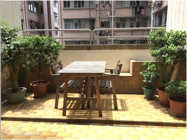 Sai Ying Pun - Wah Ming Building 01