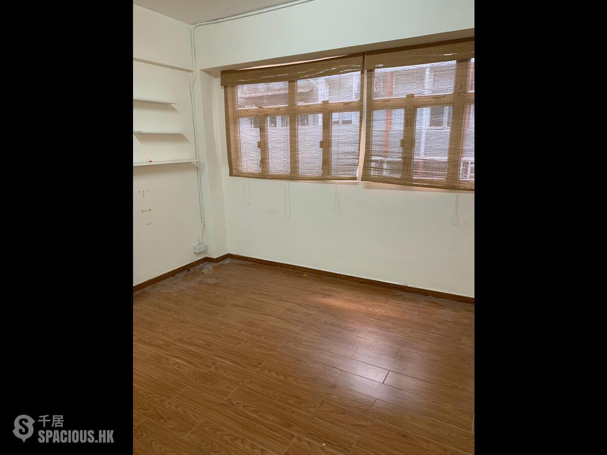 Sheung Wan - 10, Hillier Street 01