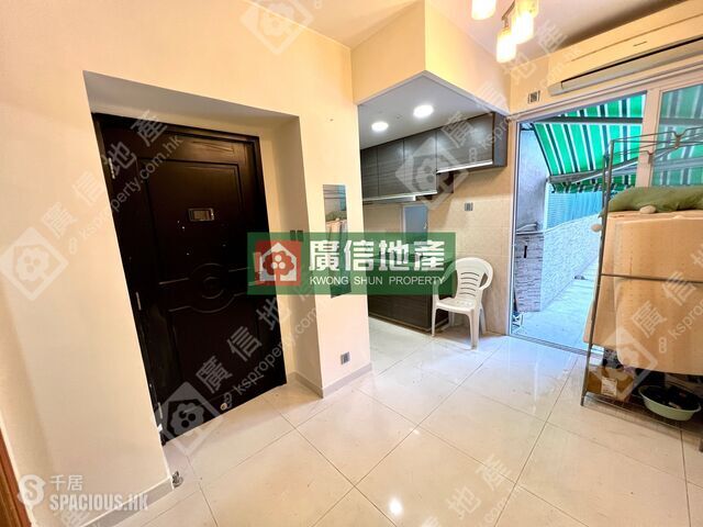 Mong Kok - Hung Wai Building 01
