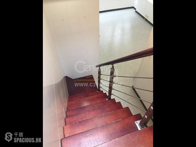 Wan Chai - 14, Tai Yuen Street 01