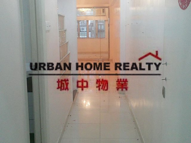 Wan Chai - 180-182, Hennessy Road 01