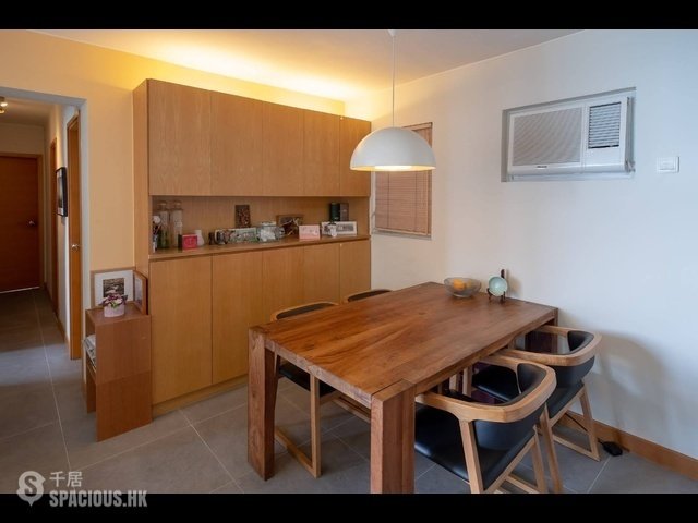 Ap Lei Chau - South Horizons Phase 2 Yee Fung Court (Block 11) 01