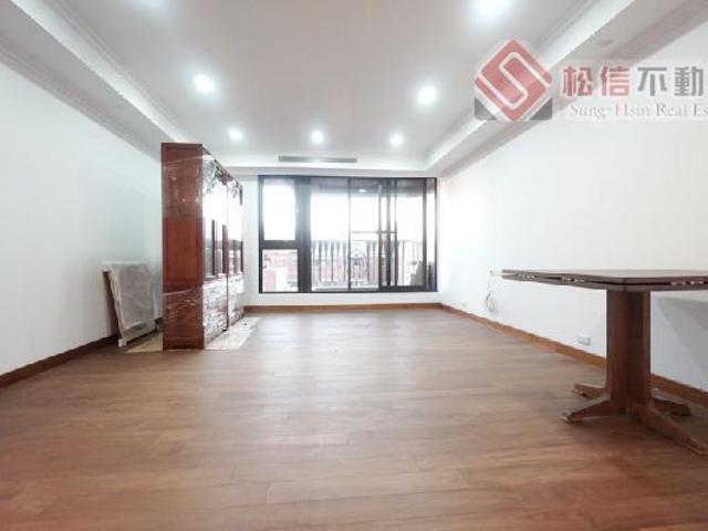 Songshan - No. XX, Lane 120, Dunhua North Road, Songshan District, Taipei City, Taiwan 105 01